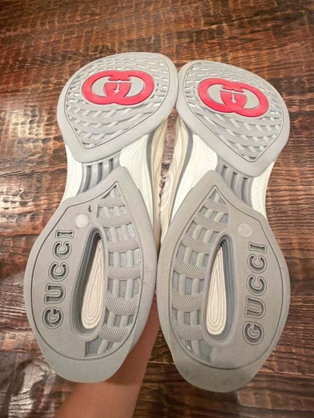 Gucci Run Suede & Mesh Cream/Grey Sneakers US14 - Picture 8 of 10